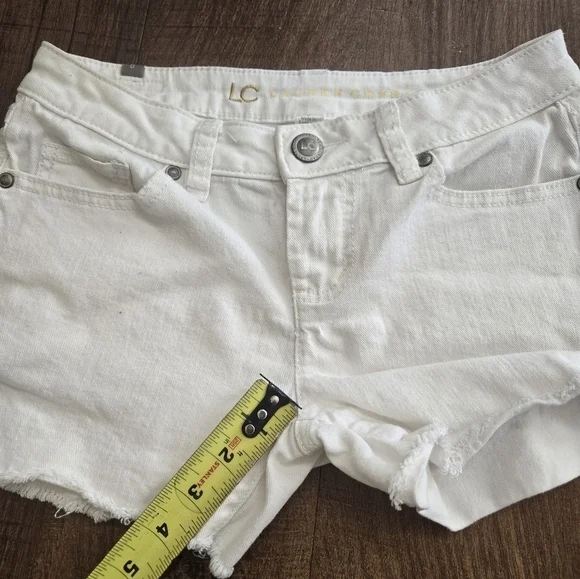 Lauren Conrad White  Women's Shorts Sz 0 Frayed Hem - Picture 7 of 9